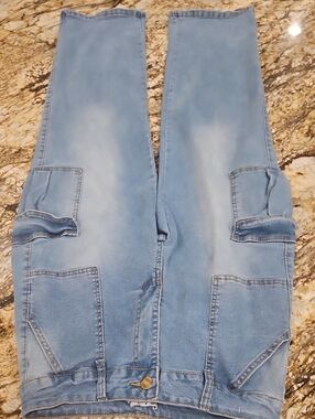 BE-LUX Light Blue Women's  Cargo Jeans. Size 9 Inseam 28" Rise Flat 10"